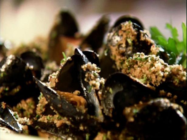 Crusty Mussels on the Half Shell